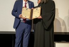 Milan Stamatovic urucuje odluku arhimandritu Metodiju