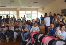Подела ауто седишта