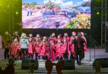 Поделом пакетића и концертом за најмлађе почела „Златиборска божићна бајка“