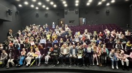 Подршка за 163 ђака првака: Општина Чајетина доделила новчану помоћ, књиге и чланске карте за библиотеку