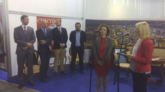 Bojana Bozanic na sajmu gradjevinarstva